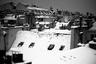 Les toits de Paris sous la neige